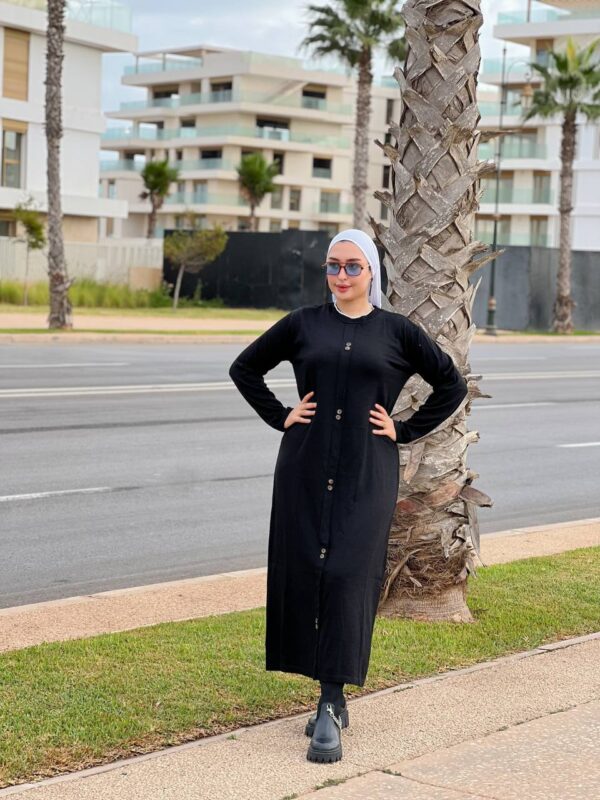 ⁦إطلالة أنيقة بلمسة شرقية عباءة  بتصميم كلاسيكي أنيق⁩ - الصورة ⁦6⁩