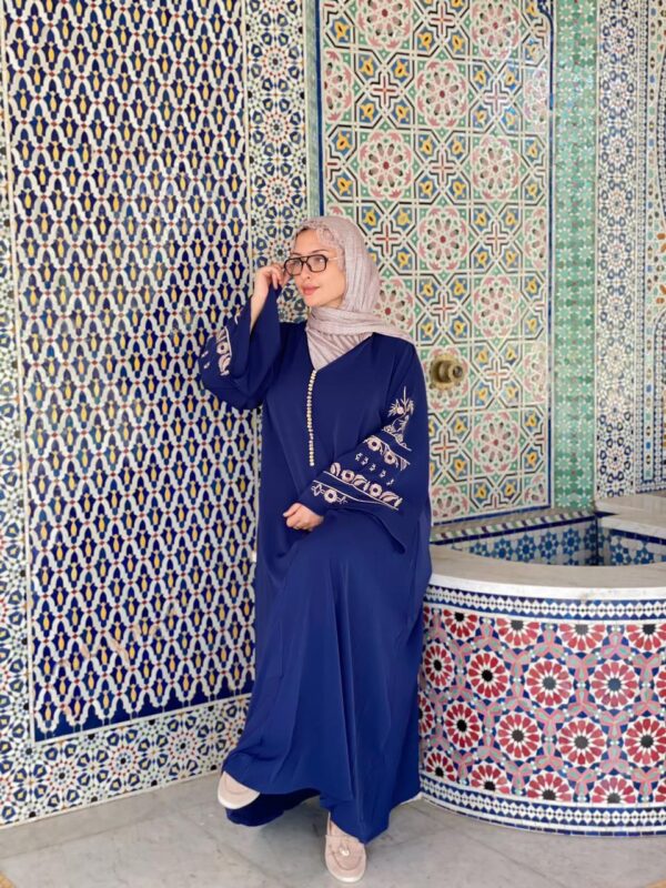 ⁦✨ قفطان بطرزة عصرية غاية فالروعة والإتقان ✨⁩ - الصورة ⁦3⁩