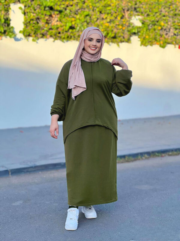 ⁦انصومبل بحلة جديدة للمحتجبات والغير المحتجبات للخروج والمناسبات متوفرة بعدة ألوان زاهية توب : مونطوني⁩ - الصورة ⁦3⁩