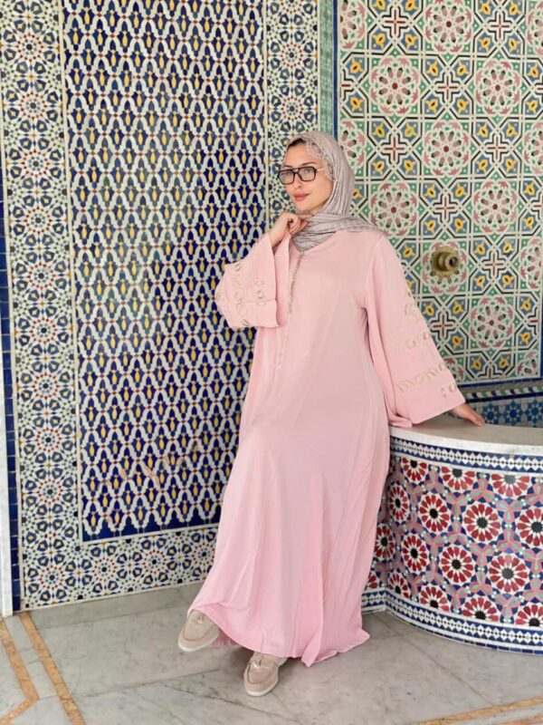 ⁦✨ قفطان بطرزة عصرية غاية فالروعة والإتقان ✨⁩ - الصورة ⁦2⁩