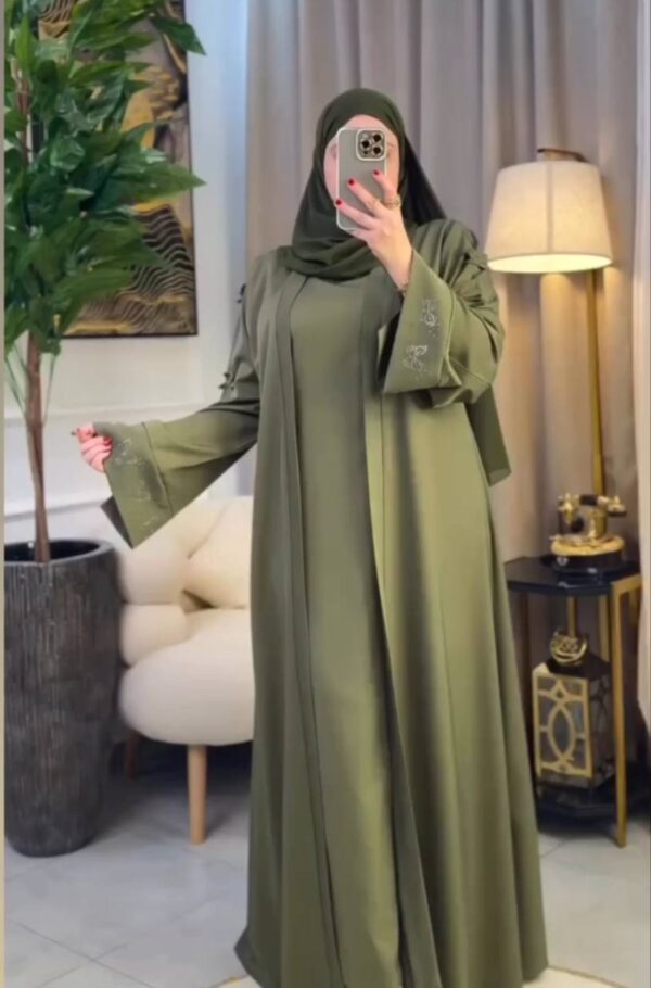 ⁦✨ عباية أنيقة بقطعتين بلون موف راقٍ وتصميم عصري! ✨⁩ - الصورة ⁦4⁩